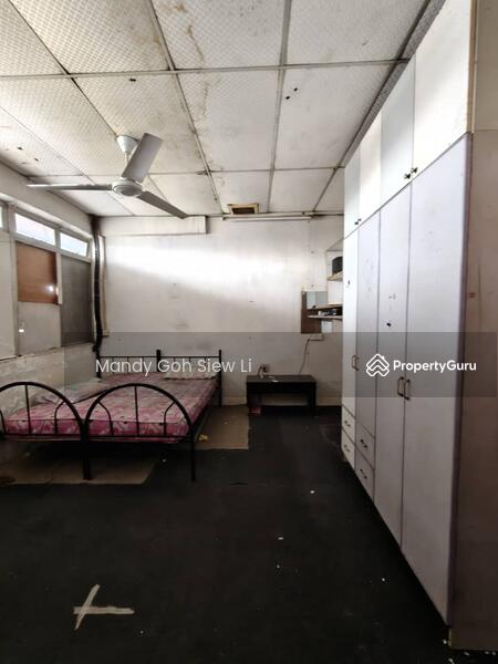 For Rent - Taman Universiti Jalan Perdagangan 1.5 Storey Factory