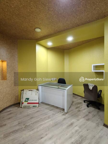 For Rent - Taman Universiti Jalan Perdagangan 1.5 Storey Factory