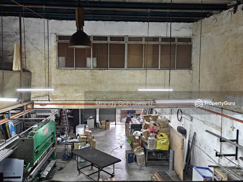 For Rent - Taman Universiti Jalan Perdagangan 1.5 Storey Factory