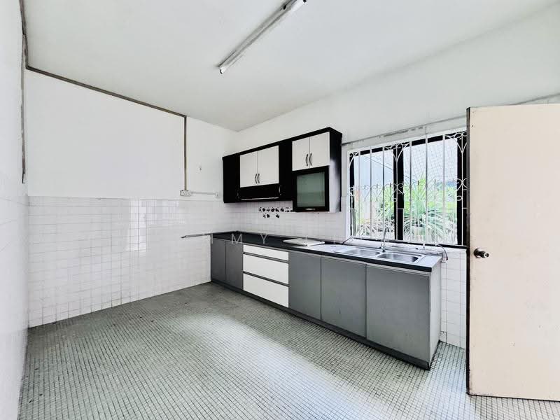 Semi-Detached House for Sale in Taman Nong Chik (Johor Bahru) - Tammy Chin - Kitchen - PropertyGuru.com.my