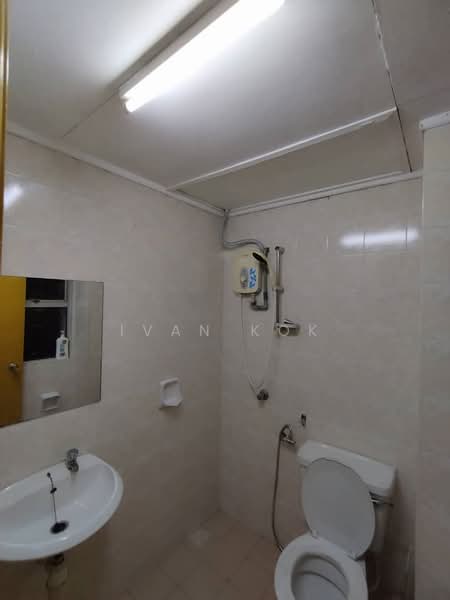 Condominium for Rent at D'aman Crimson - Ivan Kok - Bathroom - PropertyGuru.com.my