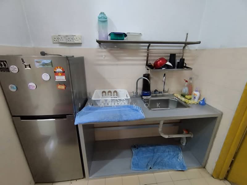 Condominium for Rent at D'aman Crimson - Ivan Kok - Kitchen - PropertyGuru.com.my