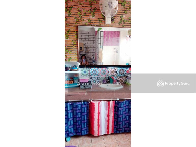 For Rent - Double Storey Jalan Adang For Rental In Bukit Jelutong Shah Alam