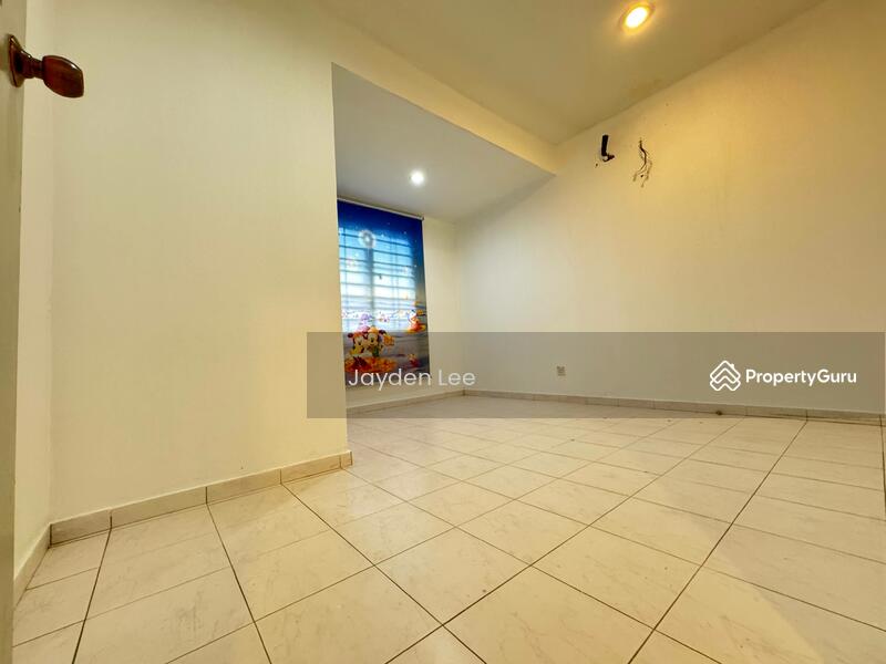 Untuk Dijual - Jalan Tempua Puchong Jaya