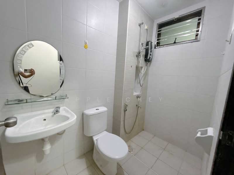 Rumah Teres 2 Tingkat untuk Dijual di Taman Redang (Johor Bahru) - Apple Chey - Bathroom - PropertyGuru.com.my