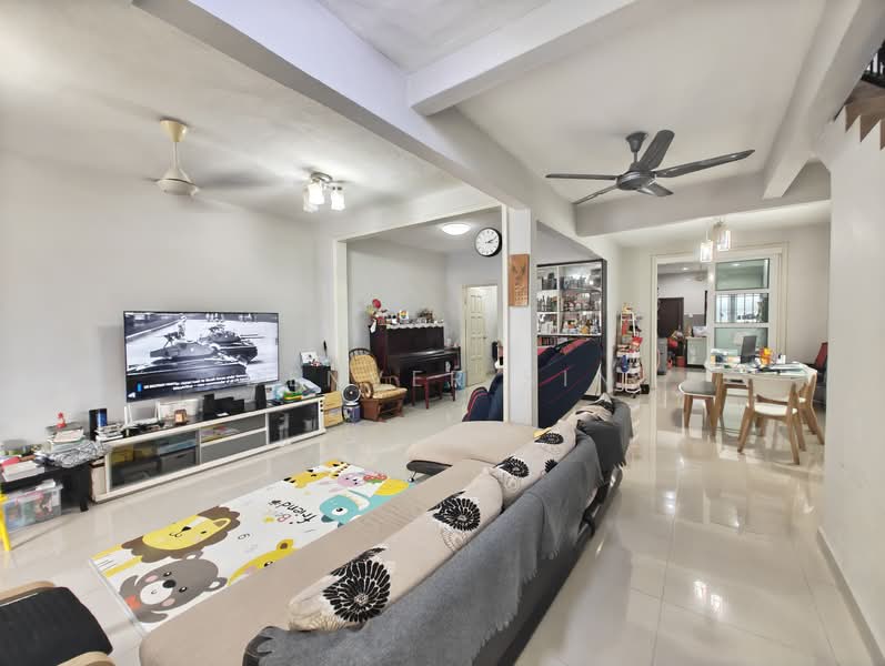 2-storey Terraced House for Sale in Seri Kembangan (Selangor) - Denver Sin - Living Room - PropertyGuru.com.my