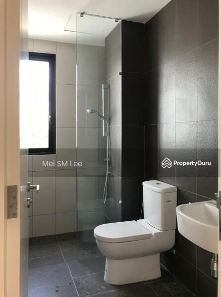 Twin Palms, Sungai Long Bathroom