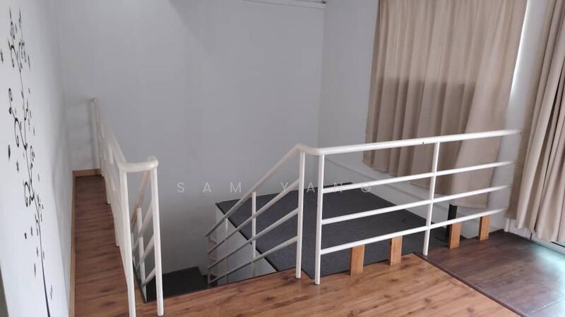 Mezzanine floor/4th floor
