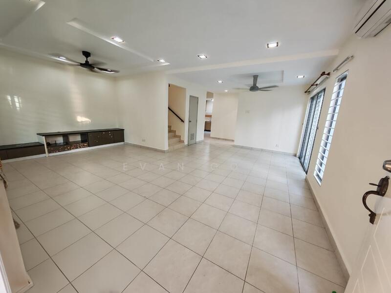 Untuk Disewa - Taman Putra Prima End Lot With Land