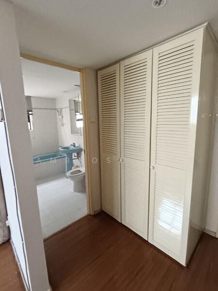 master room wardrobe