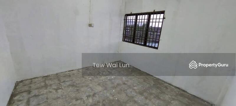 For Rent - 1.5 Storey Semi-D Factory For Rent At Pengkalan