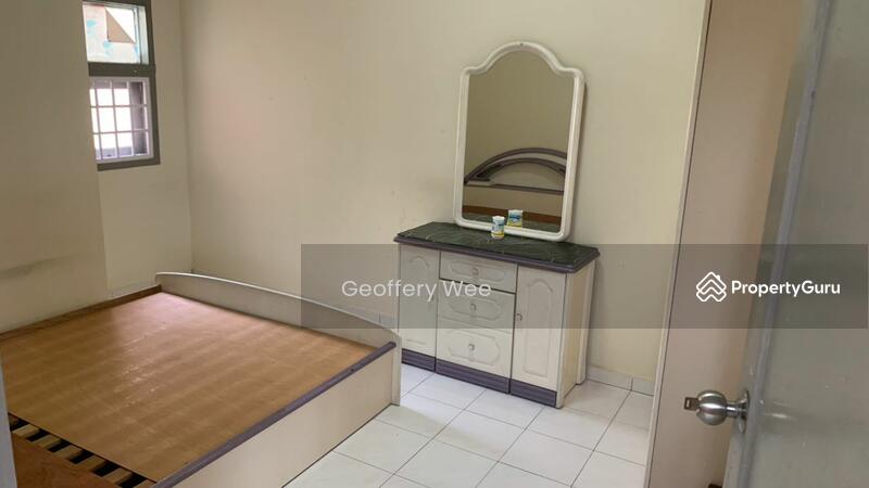 For Sale - Golden Showers (Kondo Ruby)