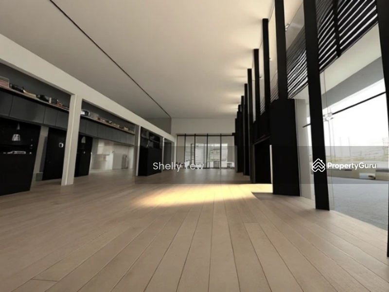 Untuk Disewa - 47k sf compound near main road showroom cum warehouse!