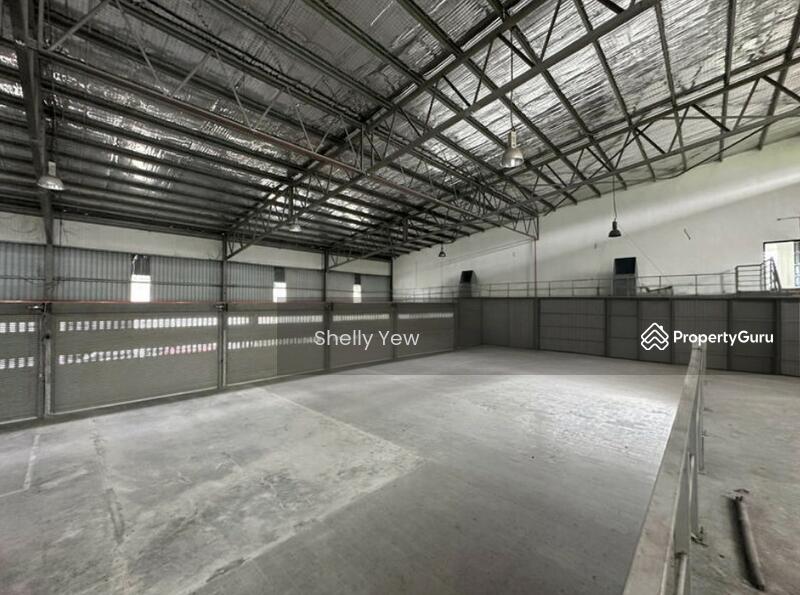 For Rent - 43k sf compound near main road showroom cum warehouse!