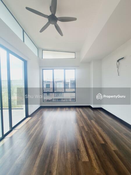 For Sale - 5 Reasons Buy Corner|Low Density|Gated Guarded|Can Extend|Tight Security|Below Market Value
