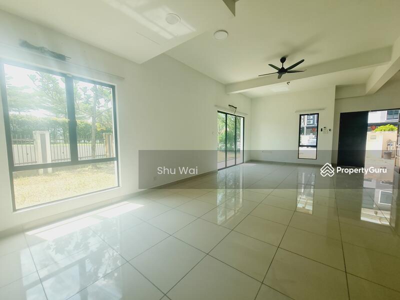 For Sale - 5 Reasons Buy Corner|Low Density|Gated Guarded|Can Extend|Tight Security|Below Market Value