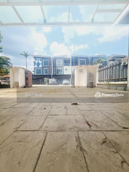 For Sale - 5 Reasons Buy Corner|Low Density|Gated Guarded|Can Extend|Tight Security|Below Market Value