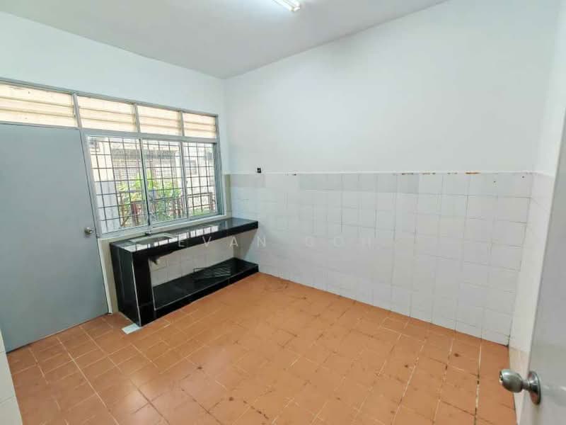 2-storey Terraced House for Sale in Saujana Puchong (Puchong) - Evan Goh - Kitchen - PropertyGuru.com.my