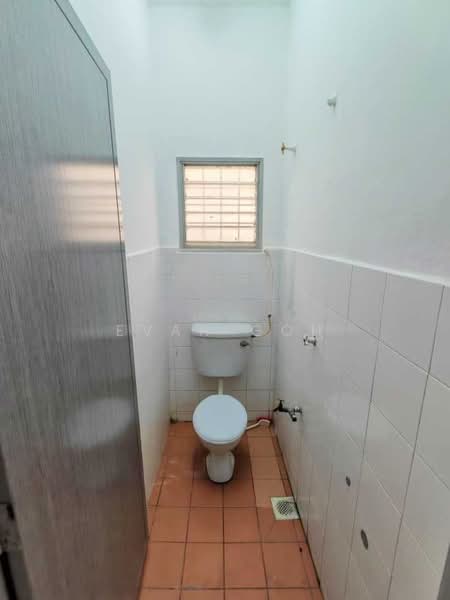 2-storey Terraced House for Sale in Saujana Puchong (Puchong) - Evan Goh - Bathroom - PropertyGuru.com.my