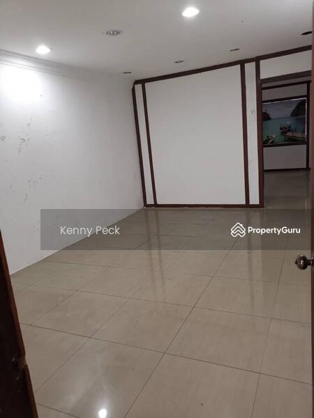 Untuk Disewa - jalan bukit idaman 8/1