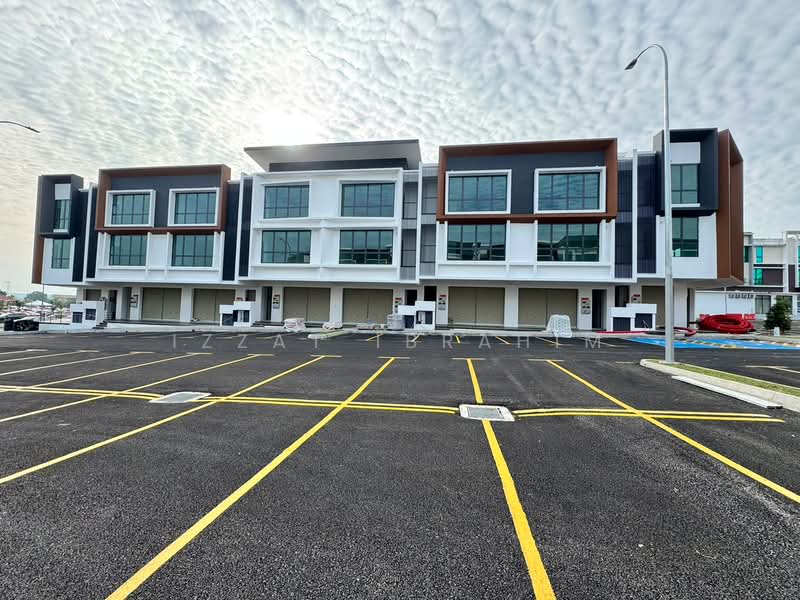 Kedai / Pejabat untuk Disewa di Bandar Seri Putra (Bangi) - Izzat Ibrahim - PropertyGuru.com.my