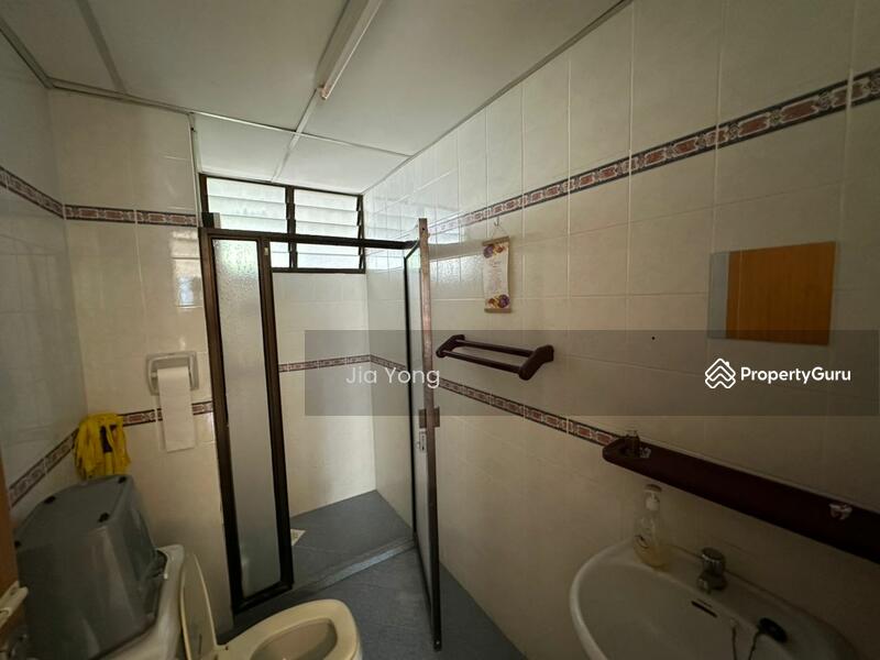 Untuk Disewa - Twin Towers