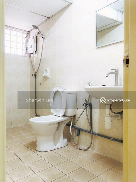 Master room toilet