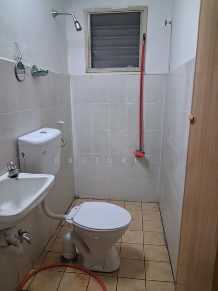 Apartment for Rent at Pangsapuri Damai Senja - Kasturi . - Bathroom - PropertyGuru.com.my
