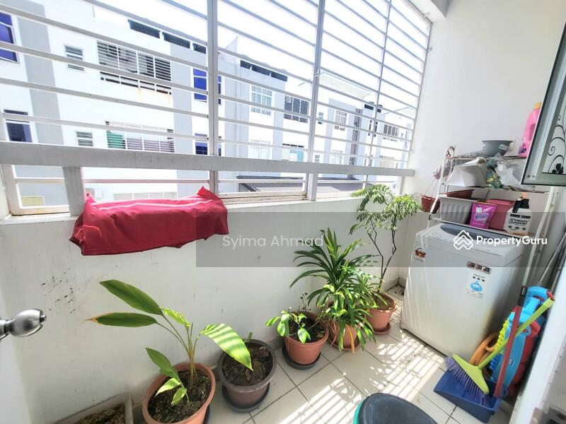 For Sale - Partially Furnished Eristana Townhouse, Saujana Utama Sungai Buloh