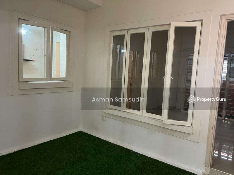 For Rent - Double Storey Jalan Ubin For Rental in Bukit Jelutong Shah Alam