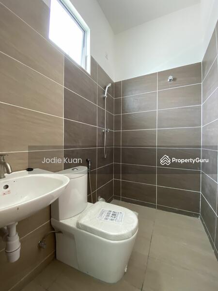 Sharing Bathroom 