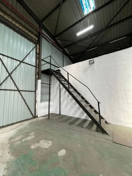 Detached Factory for Rent in Pandamaran (Klang) - Tony Cham - Interior - PropertyGuru.com.my