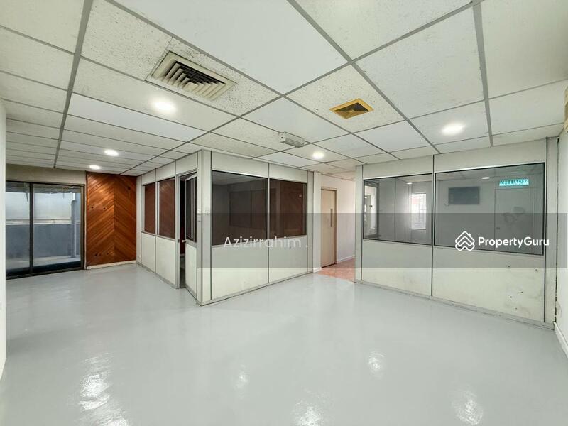Untuk Dijual - 5 and a half and 3 Storey Office Lot