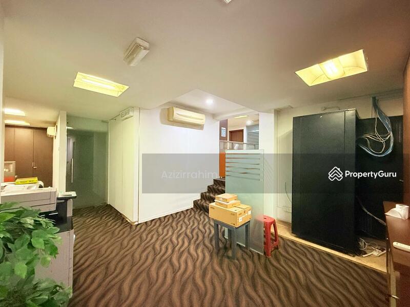 Untuk Dijual - 5 and a half and 3 Storey Office Lot