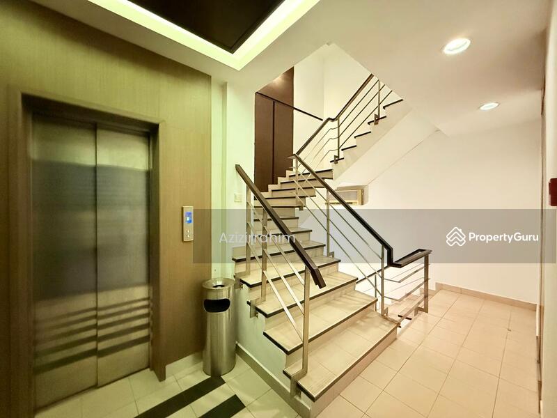 Untuk Dijual - 5 and a half and 3 Storey Office Lot