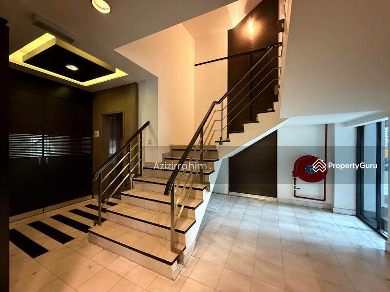 Untuk Dijual - 5 and a half and 3 Storey Office Lot