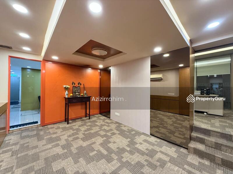 Untuk Dijual - 5 and a half and 3 Storey Office Lot