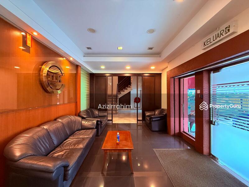 Untuk Dijual - 5 and a half and 3 Storey Office Lot