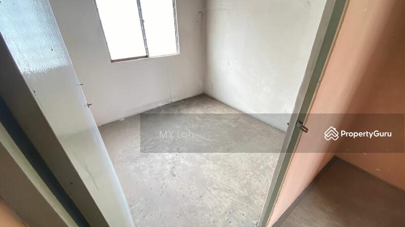 For Sale - Jalan Meranti Bandar Utama Pekan Batang Kali