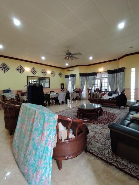 Untuk Dijual - Banglo Setingkat Taman Chendering Utama,Kuala Terengganu