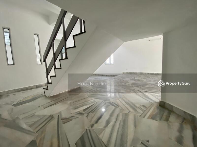 Untuk Disewa - Taman Ampang Hilir, End Lot. Like New. Classic with Vintage Charm
