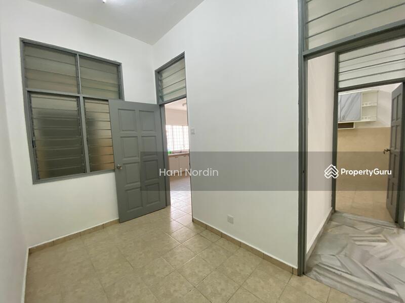 Untuk Disewa - Taman Ampang Hilir, End Lot. Like New. Classic with Vintage Charm