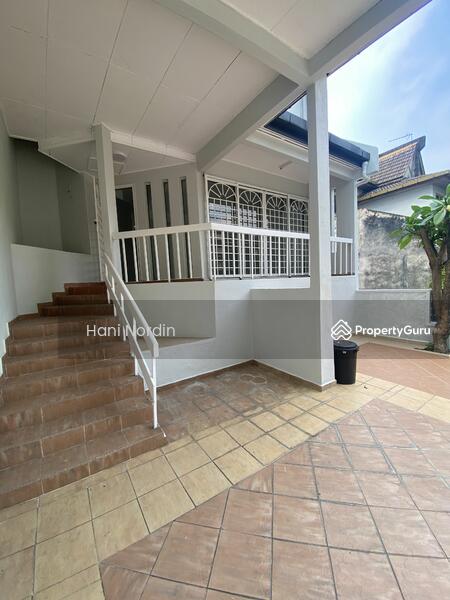 Untuk Disewa - Taman Ampang Hilir, End Lot. Like New. Classic with Vintage Charm