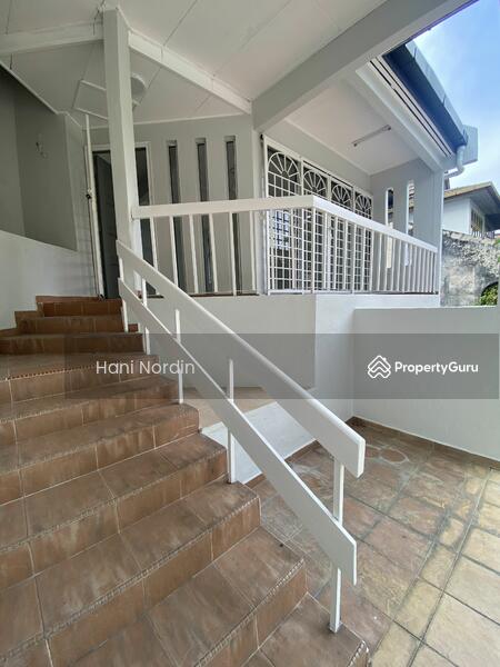 Untuk Disewa - Taman Ampang Hilir, End Lot. Like New. Classic with Vintage Charm