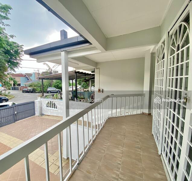 Untuk Disewa - Taman Ampang Hilir, End Lot. Like New. Classic with Vintage Charm