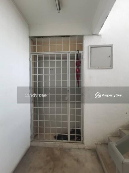 Untuk Dijual - Lily & Rose