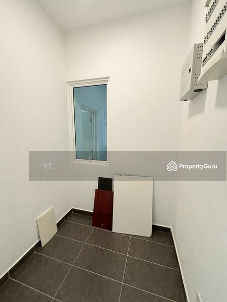 For Rent - Pinnacle Tower