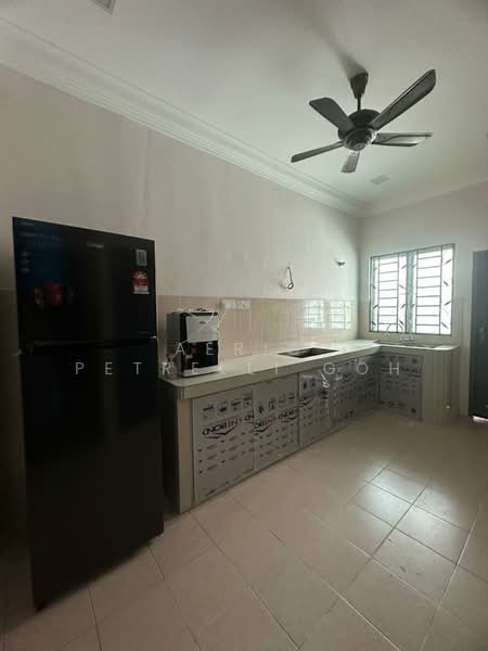 2-storey Terraced House for Rent in Shah Alam (Selangor) - Aeric Petrelli Goh - Kitchen - PropertyGuru.com.my
