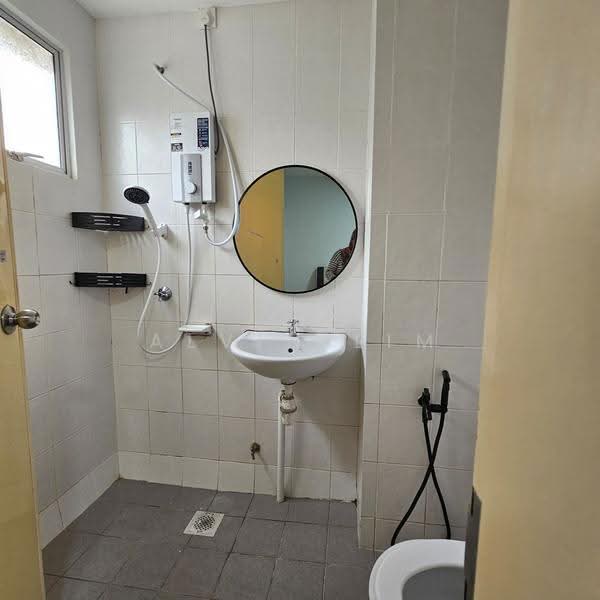 Apartment for Rent at Seri Pinang - Alvin Lim - Bathroom - PropertyGuru.com.my