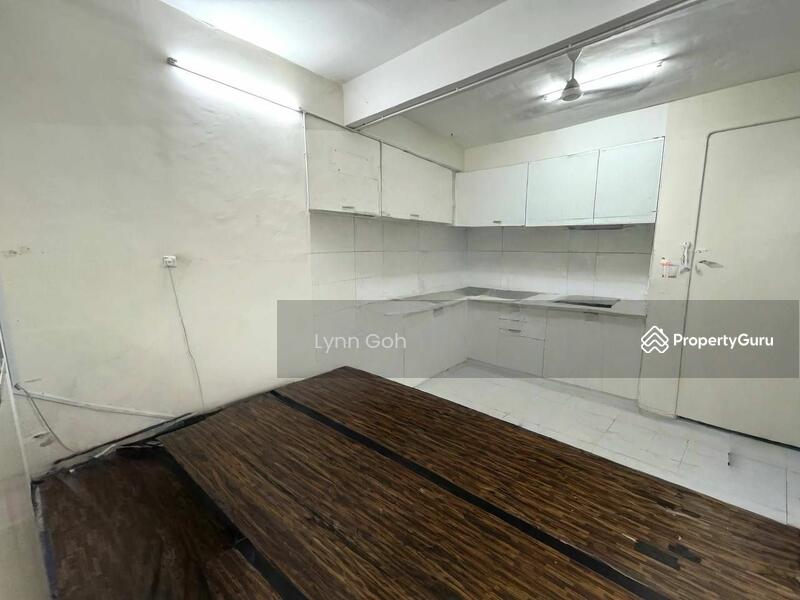 For Sale - Shop / Office at Kampung Valdor